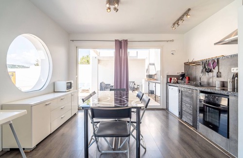 Montseret Villa | Villa 'Piscine Privée Proche Plages' con piscina privada, terraza privada y Wi-Fi