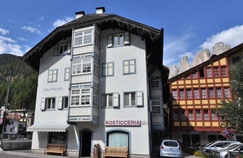 Campitello di Fassa Apartamento | Villa Placidia Apt 31 by Interhome