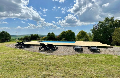 Asciano Villa | Villa 'Podere Viepri - In Esclusiva' con piscina privada, terraza privada y Wi-Fi