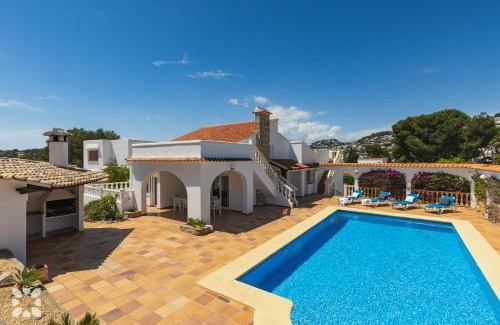 Pinar del Advocat Villa | Villa Ponte Vecchio by Abahana Villas