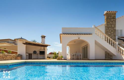 Pinar del Advocat Villa | Villa Ponte Vecchio by Abahana Villas