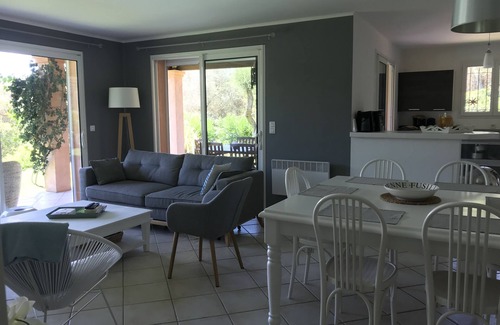 Cirendinu Villa | villa con encanto piscina climatizada 800 de una playa de arena.