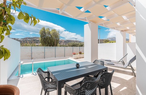 Karpathos Villa | Villa 'Punta Mare 4' con vistas a la montaña, Wi-Fi y aire acondicionado