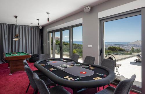 Klis Villa | Villa Rivendell Excelsior - Casino, Cinema, Tennis