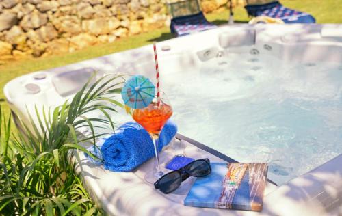 Opric Apartamento | Villa Riviera blue with seaview, pool, whirlpool, parking and boat excursions