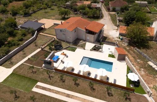 Bogatic Villa | Villa Roški