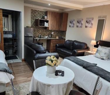 Fichardt Park Casa | Villa Rose Cottages