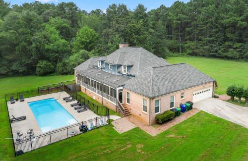 Lithonia Villa | Villa Rose Estate Pool & Gated on 20 Acres