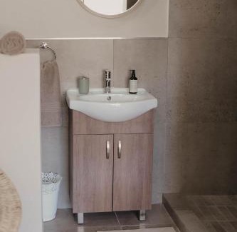 Universitas Casa | Villa Rose Guesthouse & Venue