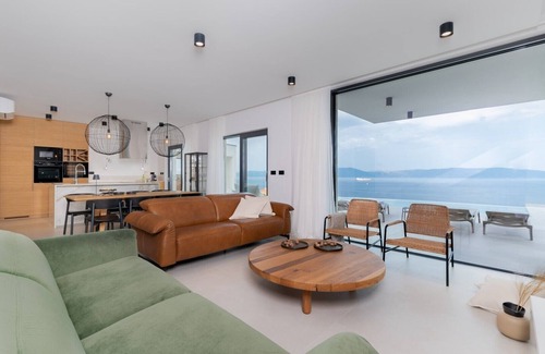 Ravni Villa | Villa rOvni with heated pool