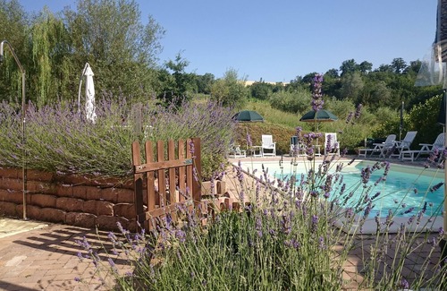 San Ginesio Casa | VILLA SABRINA casa de campo con piscina y jardín