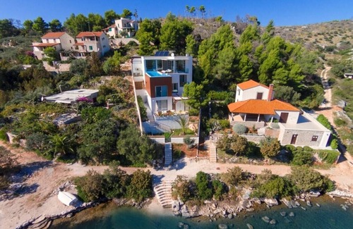 Sutivan Villa | Villa Sajonara - Private villa with pool, Brac Island