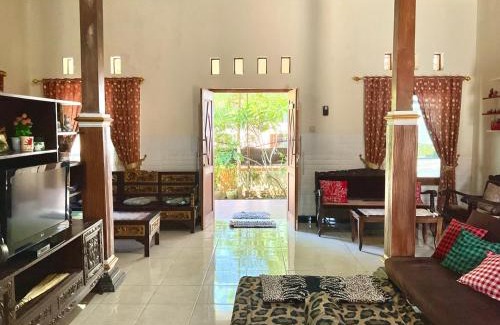 Ngaglik Villa | Villa Sakana - Escape to Paradise