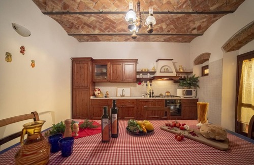 Montemurlo Villa | Hermosa casa enclavada en la campiña toscana
