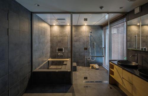 Karasumaoike Hotel | Villa Sanjomuromachi KYOTO