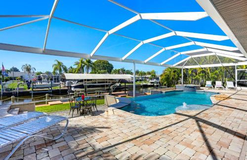 Yacht Club Villa | Villa Santa Rosa