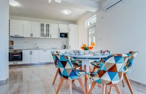 Zgrade Villa | Villa Sara frente al mar con piscina privada