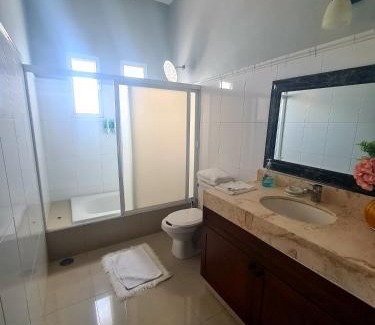 Adolfo López Mateos Cama Y Desayuno | Villa Segovia Cozumel