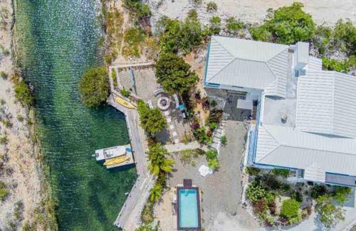 Discovery Bay Casa | Villa Serenity by the Water- one bedroom Water View Suite