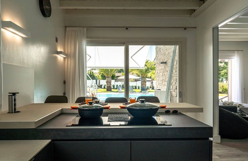 San Benedetto di Lugana Villa | Villa "Sirmione frente al lago" con vistas al lago, piscina privada climatizada y Wi-Fi