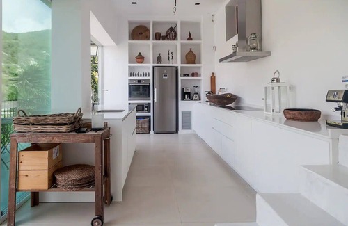 Sitges Villa | Villa Sitges Colonial. Vistas impresionantes al mar. Alto diseño. Renovada.