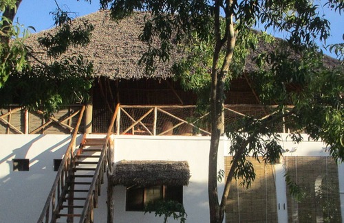 Mkunguni Villa | Villa Sonnenhügel, Liebevoll Eingerichtet mit Orientalischem Flair