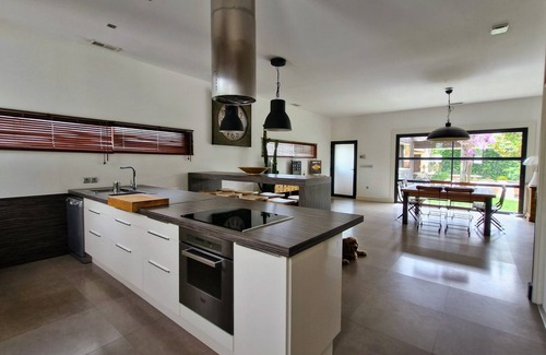 Morieres-les-Avignon Casa | Villa Spacieuse de Plain Pied Avec Piscine, Pool House, Proche du Golf