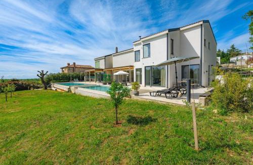 Fuskulin Villa | Villa Sunset - with private pool, squash coart and table tennis