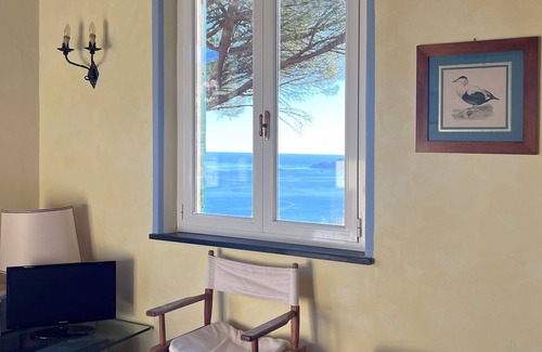 Zoagli Villa | Villa rodeada de vegetación con vistas al mar sobre el Golfo de Portofino