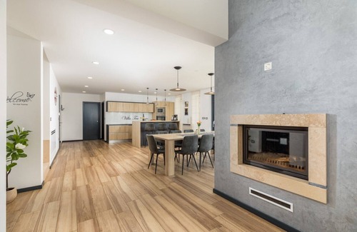 Vrznaveri Villa | Villa Tea - hermosa y moderna villa con gran piscina y jardín cerca de Poreč