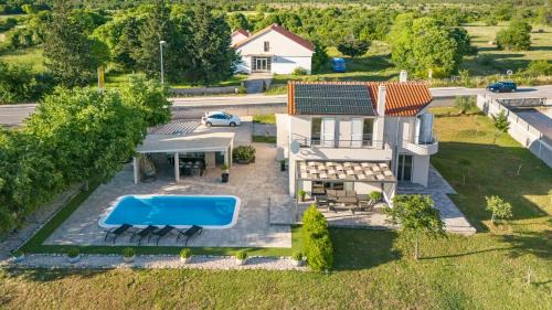 Drnis Casa | Villa Tonka with private pool near Krka