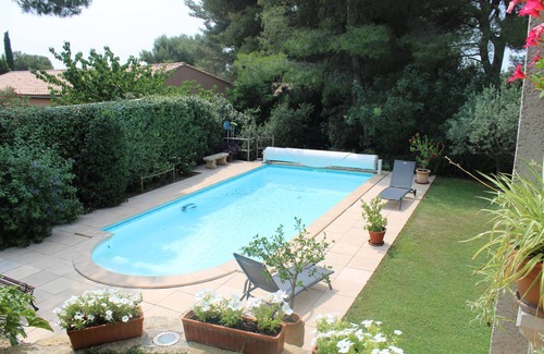 Salon-de-Provence Villa | Villa Tout Confort Dans un Écrin de Verdure au Cœur de la Provenece