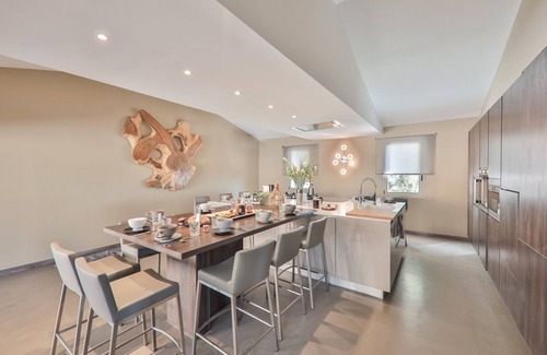 Saint-Vallier-de-Thiey Villa | Villa Tribu - Seis Habitaciones Villa, Capacidad 14