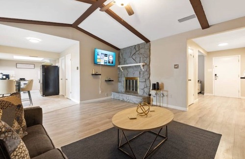 Northeast Carrollton Casa | Villa Tulum ★ Spacious/Cozy/Covered patio/BBQ