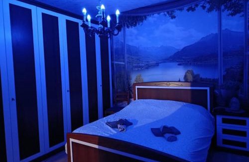 Varano Borghi Casa | Villa Varano Borghi - Lake