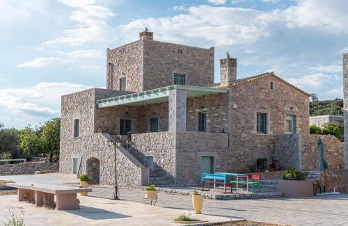 Omales Villa | Villa Vasiliki Traditional House in Mani with Sea View