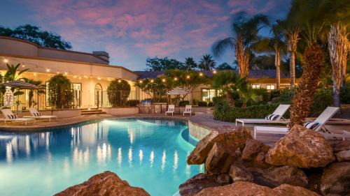 Bermuda Dunes Villa | Villa Verbena by AvantStay Expansive Estate w B-ball Court PoolSpa Entertainers Yard