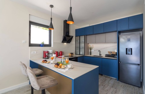 Orasac Casa | Villa Verdeluxe charming 4-bdrm house with gym and pool in serene Orašac