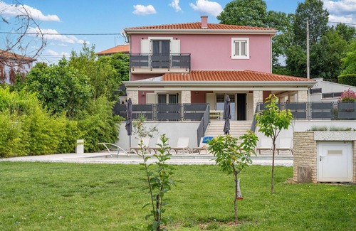 Vinez Chalet De Esquí | Villa Violetta