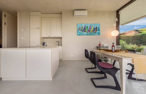 Bardolino Villa | 'Villa Vista Lago' con vistas al lago, piscina comunitaria y aire acondicionado