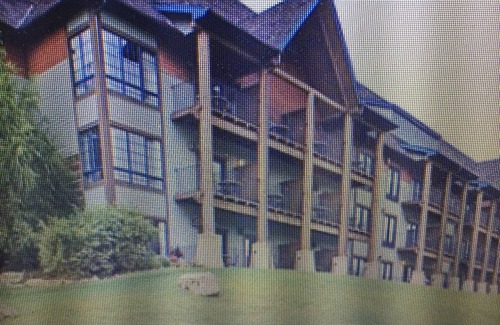 Big Cedars Villa | Villa w/ Hot Tub, Balcony - Porch. Breathtaking view. 10 miles from Branson