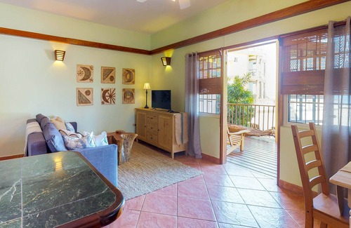 Placentia Villa | Amplia villa con piscina, relajante balcón y hamaca. ¡La playa está a solo unos pasos!