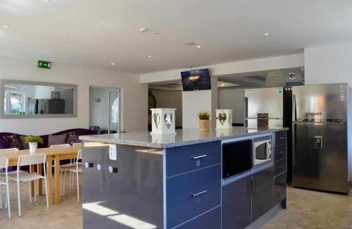 Vilamoura Casa | Villa w Private Pool, Tennis Courts & Golf Putt