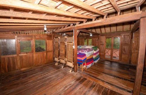 Wonosari Villa | Villa Watu kodok - Villa Located Close to The Beach