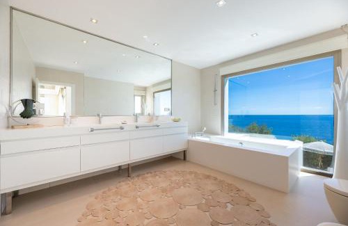 Cap Martinet Villa | Villa Wave