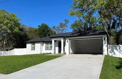 Terrace Park Casa | Villa White Rock in Tampa