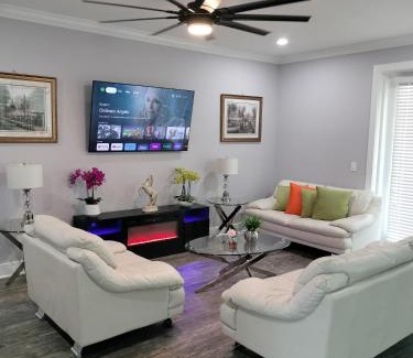 Terrace Park Casa | Villa White Rock in Tampa