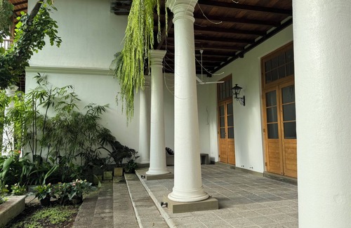 Daluwakotuwa Casa | Villa with 7 bedrooms and WiFi, AC in enchanting Negombo felicianf@gmail.com