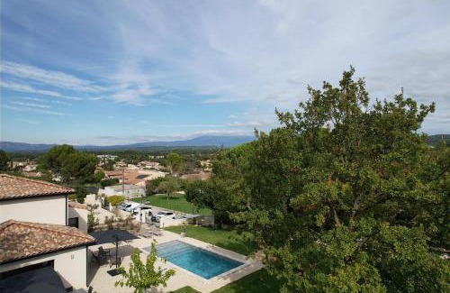 Pernes-les-Fontaines Villa | Villa with heated pool and Ventoux View in Pernes