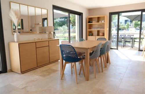 Pernes-les-Fontaines Villa | Villa with heated pool and Ventoux View in Pernes